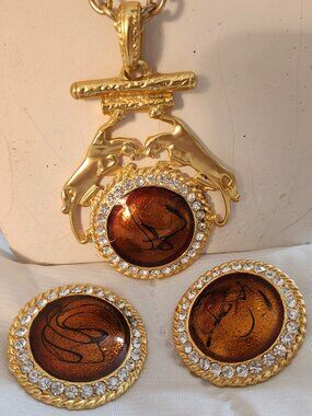 Vintage Park Lane Gold Tone Cabachon Panther Pendant & Clip On Earring Set